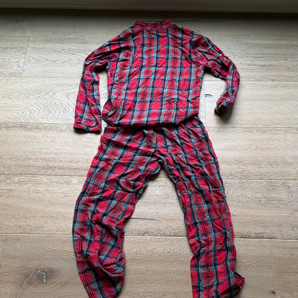Victoria's Secret Red and Black Plaid Pajamas - Picture 6 of 6